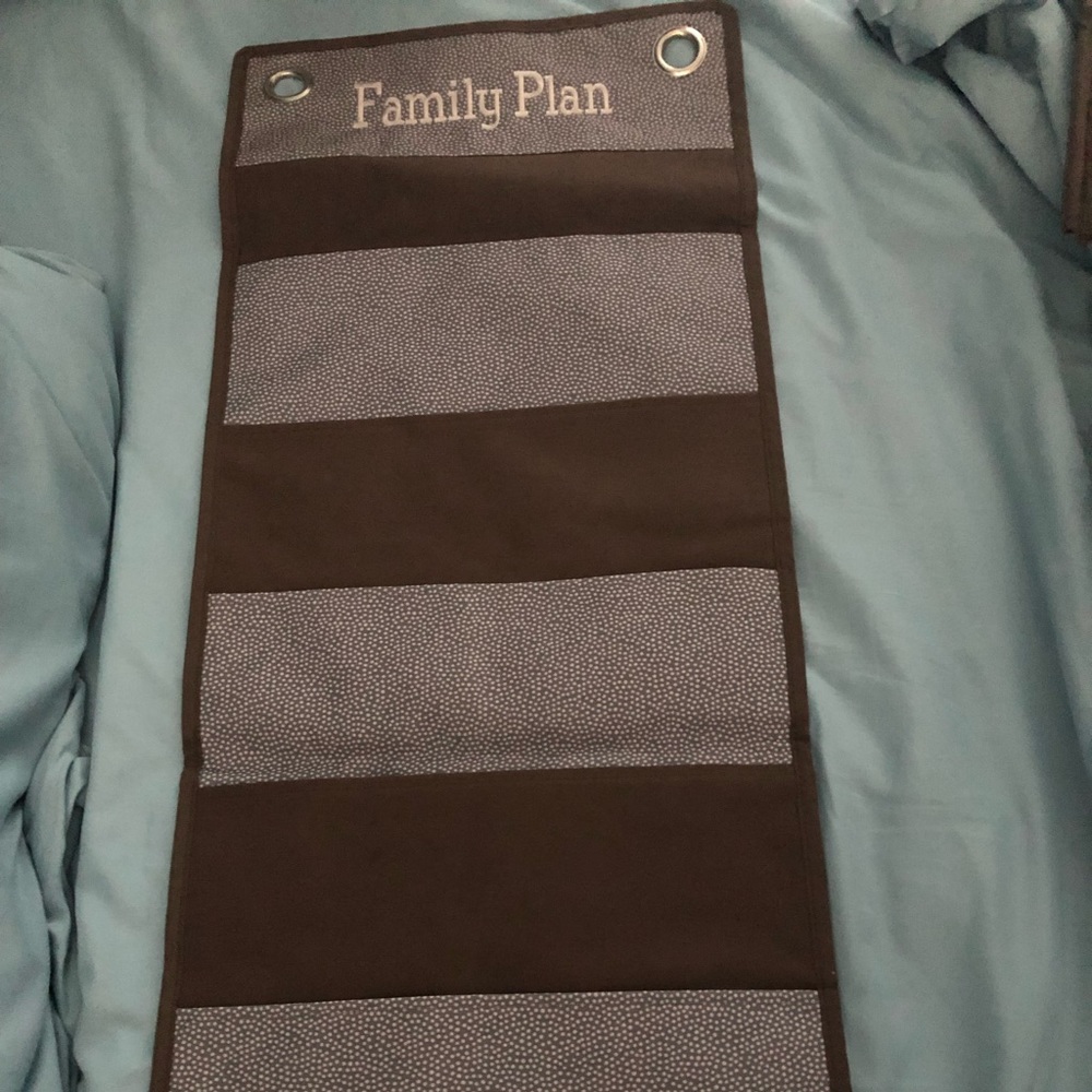 Hang up wall organizer
